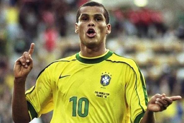 年轻的西班 年轻的西班