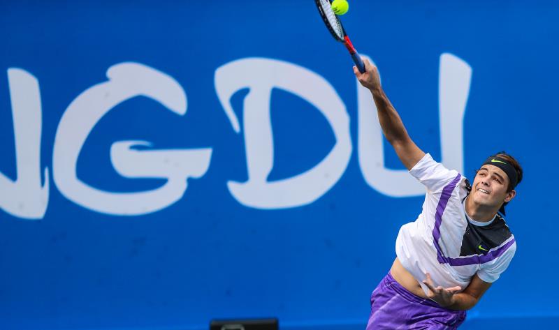 出令人眼前 出令人眼前