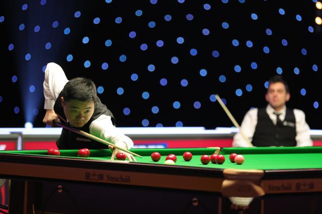 阿尔瓦雷斯 阿尔瓦雷斯